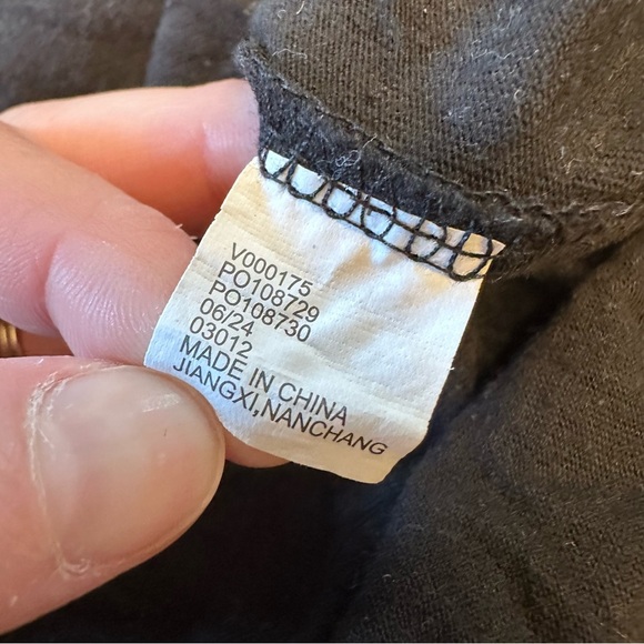 Box Lunch Beetlejuice Carousel Embroidered Graphic Tee Adult Sz Small - Picture 8 of 8